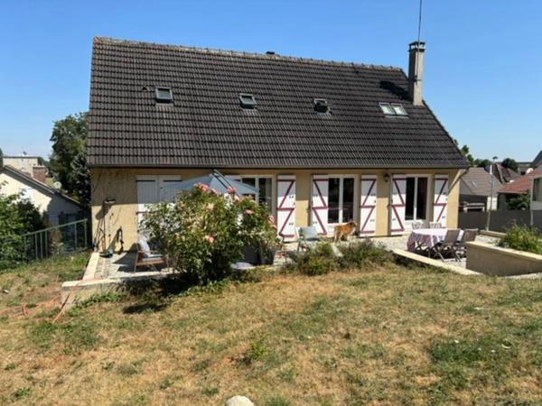 A vendre Belle maison familiale à Pont Saint Maxence sur une parcelle de 1397m2