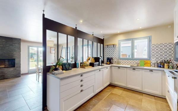 Maison à vendre    5 pièces • 185 m2 Saint-Bernard