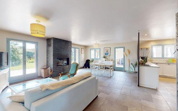 Maison à vendre    5 pièces • 185 m2 Saint-Bernard