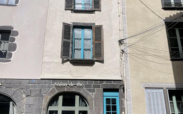 Immeuble à vendre    6 pièces • 150 m2 Saint-Flour