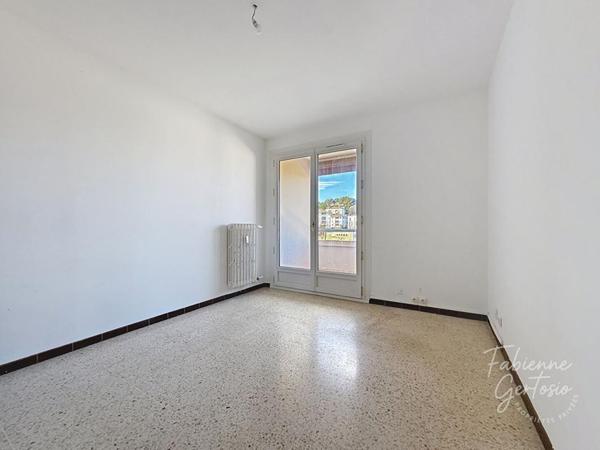 HYERES EST ! T3 de 84m2 avec cave et garage double