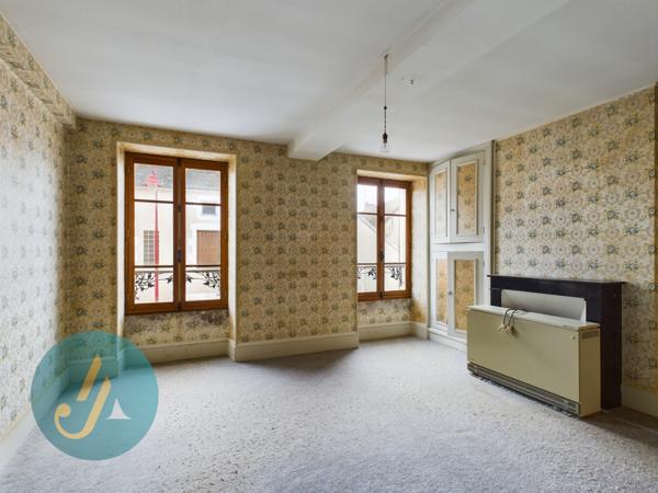 Arquian (58310) Maison de village polyvalente à Arquian : résidence principale, secondaire ou investissement locatif