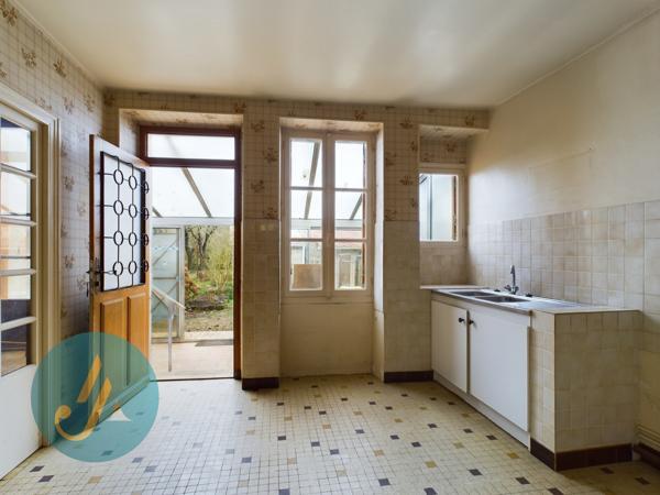 Arquian (58310) Maison de village polyvalente à Arquian : résidence principale, secondaire ou investissement locatif