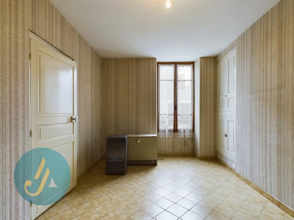 Arquian (58310) Maison de village polyvalente à Arquian : résidence principale, secondaire ou investissement locatif