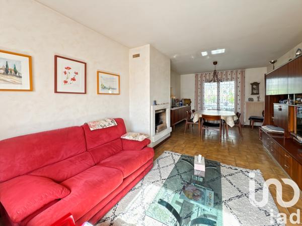 Maison 7 pièces de 140 m² à Vert-Saint-Denis (77240)