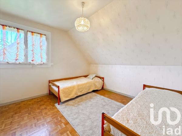 Maison 7 pièces de 140 m² à Vert-Saint-Denis (77240)
