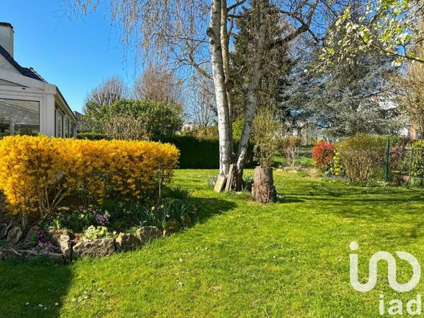 Maison 7 pièces de 140 m² à Vert-Saint-Denis (77240)