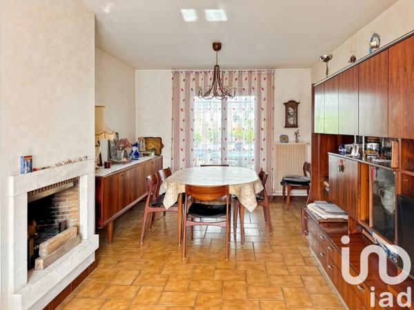 Maison 7 pièces de 140 m² à Vert-Saint-Denis (77240)