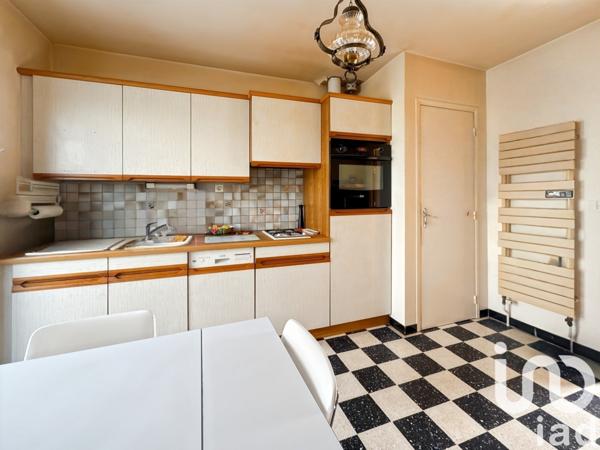 Maison 7 pièces de 140 m² à Vert-Saint-Denis (77240)