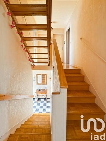 Maison 7 pièces de 140 m² à Vert-Saint-Denis (77240)