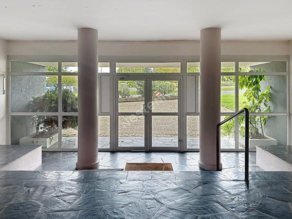 Investissement locatif à Poitiers ? Appartement T2 en rez-de-chaussée déjà loué à une association, situé dans le quartier des Couronneries