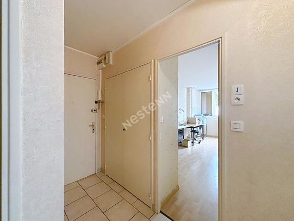 Investissement locatif à Poitiers ? Appartement T2 en rez-de-chaussée déjà loué à une association, situé dans le quartier des Couronneries