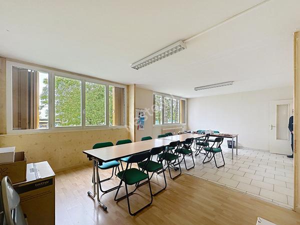 Investissement locatif à Poitiers ? Appartement T2 en rez-de-chaussée déjà loué à une association, situé dans le quartier des Couronneries