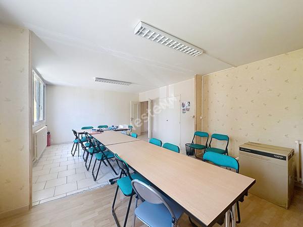 Investissement locatif à Poitiers ? Appartement T2 en rez-de-chaussée déjà loué à une association, situé dans le quartier des Couronneries