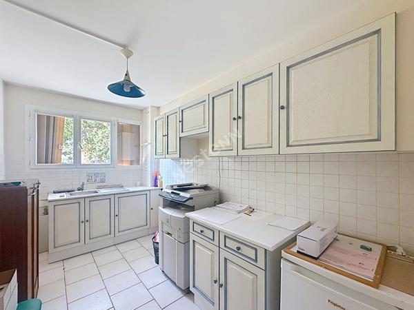 Investissement locatif à Poitiers ? Appartement T2 en rez-de-chaussée déjà loué à une association, situé dans le quartier des Couronneries