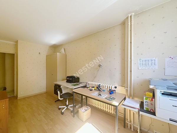 Investissement locatif à Poitiers ? Appartement T2 en rez-de-chaussée déjà loué à une association, situé dans le quartier des Couronneries