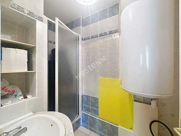 Investissement locatif à Poitiers ? Appartement T2 en rez-de-chaussée déjà loué à une association, situé dans le quartier des Couronneries