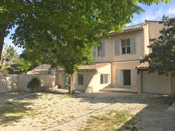 Maison à louer 1 600 € CC Marseille 5 p 126 m² DPE D