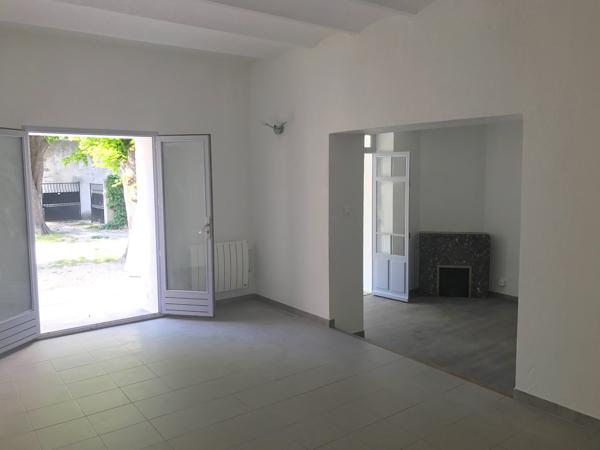 Maison à louer 1 600 € CC Marseille 5 p 126 m² DPE D