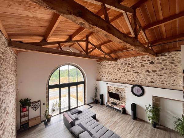 MAULEON, ANCIENNE GRANGE CONVERTIE EN HABITATION, 3 CHAMBRES, JARDIN 1000m², 282000€ FAI