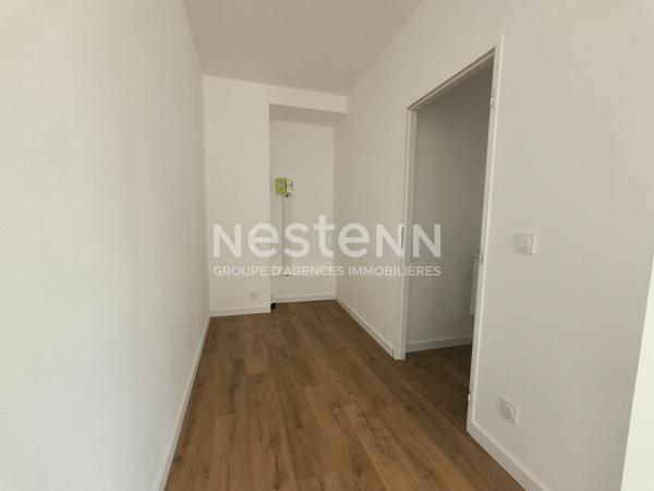 LOCAL COMMERCIAL A LOUER - BOURG D'ELVEN - 42 m2