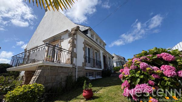 Auray Centre-Ville - Maison familiale de plus de 150 m² avec sous-sol total et jardin