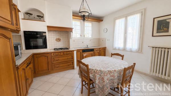 Auray Centre-Ville - Maison familiale de plus de 150 m² avec sous-sol total et jardin
