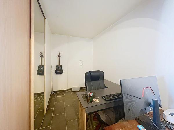 Appartement F2 résidence Calvin avec tennis proche, gare et centre-ville de Chelles