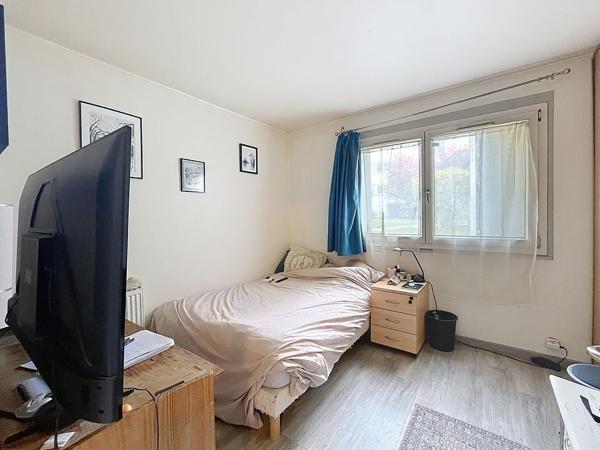 Appartement F2 résidence Calvin avec tennis proche, gare et centre-ville de Chelles