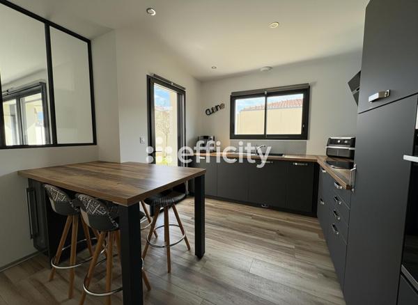 Maison
         6 pièces
        - 128 m² 534 000 € *