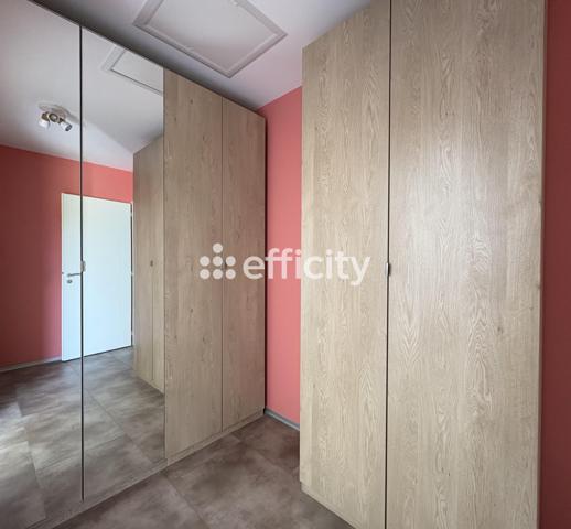 Maison
         6 pièces
        - 128 m² 534 000 € *