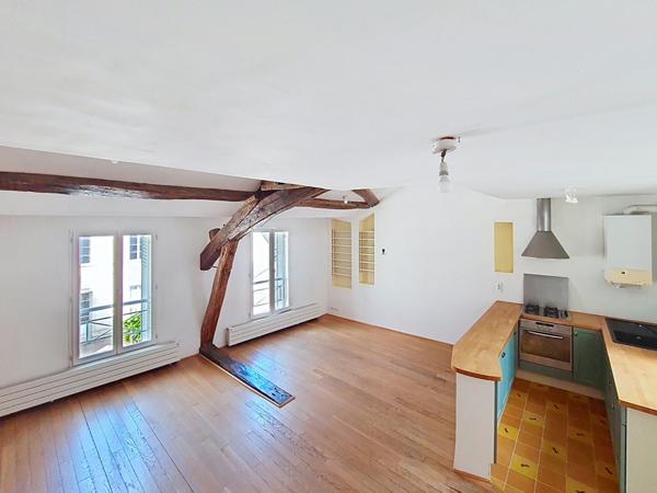 ORLEANS CATHEDRALE - DUPLEX AVEC TERRASSE PRIVEE - PETITE COPROPRIETE - LUMINEUX - CHARME