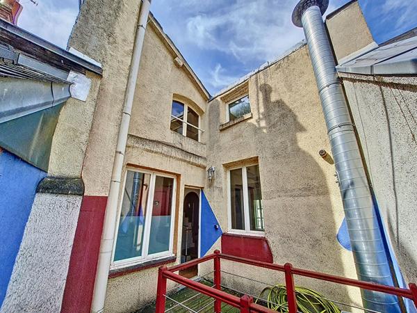 ORLEANS CATHEDRALE - DUPLEX AVEC TERRASSE PRIVEE - PETITE COPROPRIETE - LUMINEUX - CHARME