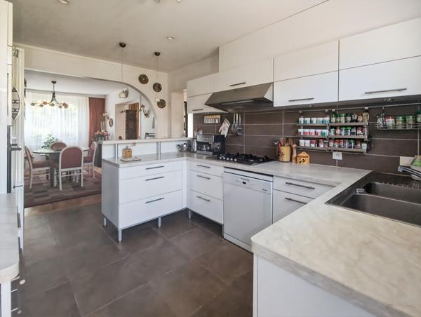 Maison Bruges 7 pièce(s) 212.39 m2