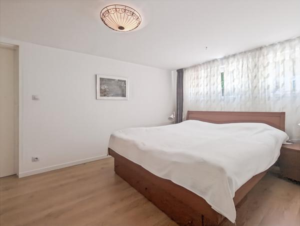 Maison Bruges 7 pièce(s) 212.39 m2