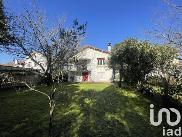 Maison 7 pièces de 150 m² à Pau (64000)