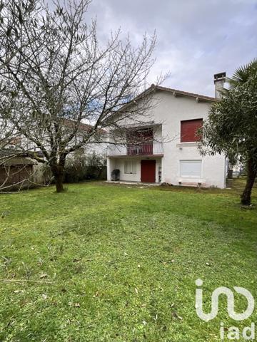 Maison 7 pièces de 150 m² à Pau (64000)