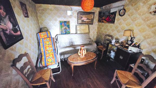 Maison en pierres et dépendances dans un  hameau proche toutes commodités