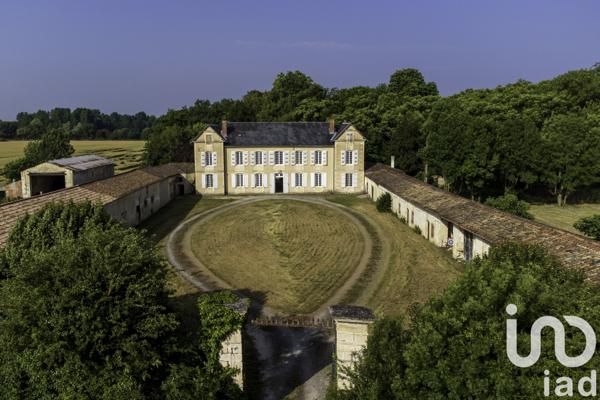 Maison à vendre 14 pièces 540 m² Mauzé-sur-le-Mignon