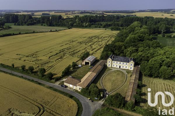 Maison à vendre 14 pièces 540 m² Mauzé-sur-le-Mignon