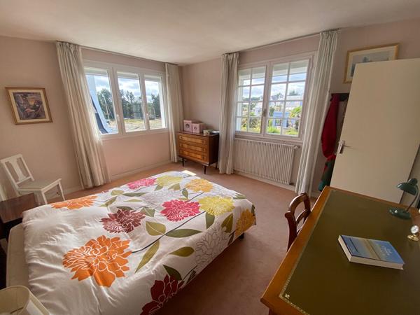 Concarneau Belle maison de 165 m² avec vue mer sur un sous sol complet en excellent état