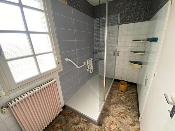 Concarneau Belle maison de 165 m² avec vue mer sur un sous sol complet en excellent état