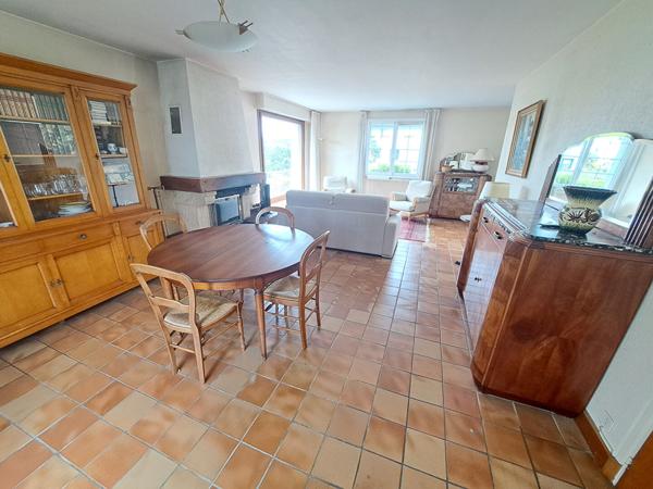 Concarneau Belle maison de 165 m² avec vue mer sur un sous sol complet en excellent état