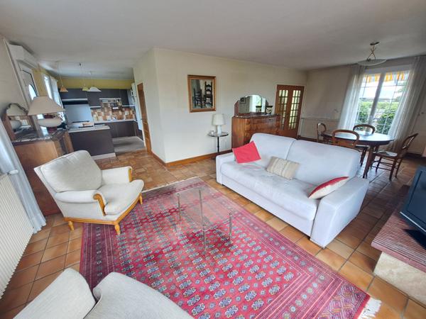 Concarneau Belle maison de 165 m² avec vue mer sur un sous sol complet en excellent état