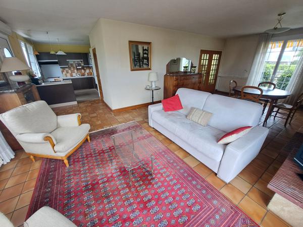 Concarneau Belle maison de 165 m² avec vue mer sur un sous sol complet en excellent état