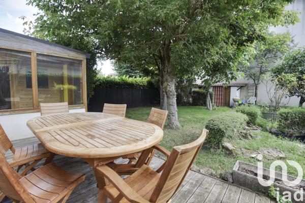 Maison à vendre 5 pièces 136 m² Roissy-en-Brie