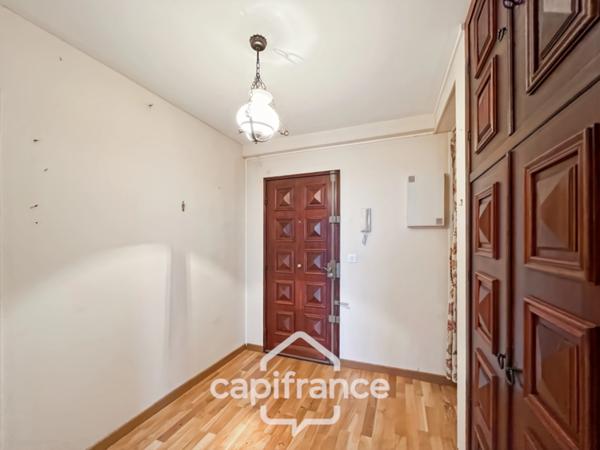 Appartement à vendre 4 pièces Garage , cave et local à vélo Hauteur de Dieppe