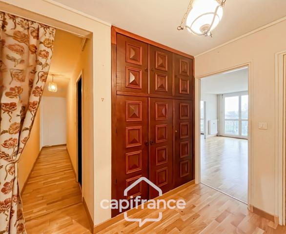 Appartement à vendre 4 pièces Garage , cave et local à vélo Hauteur de Dieppe