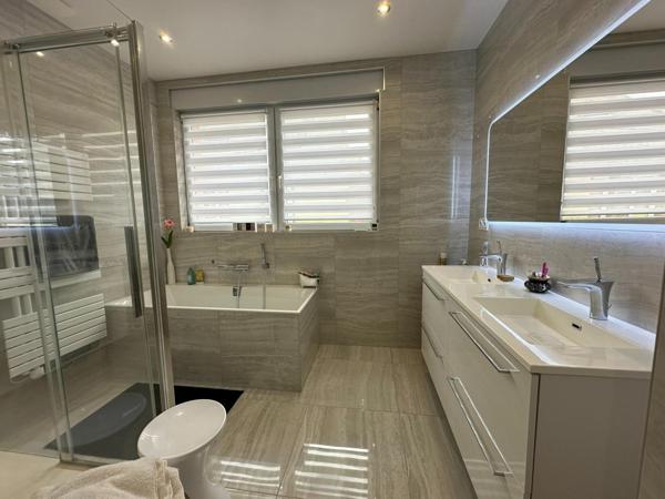 Centre ville, maison, 3 pièces, 2 chambres, double garage, terrasse