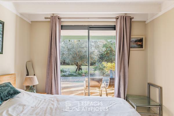 Une propriété de charme sur un vaste terrain